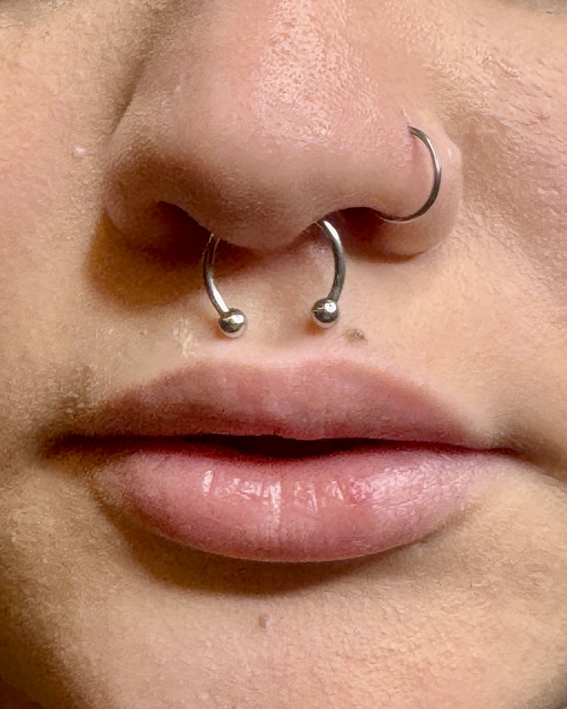 Septum & Nostril Piercing Kombinasyonu | Burun Piercing