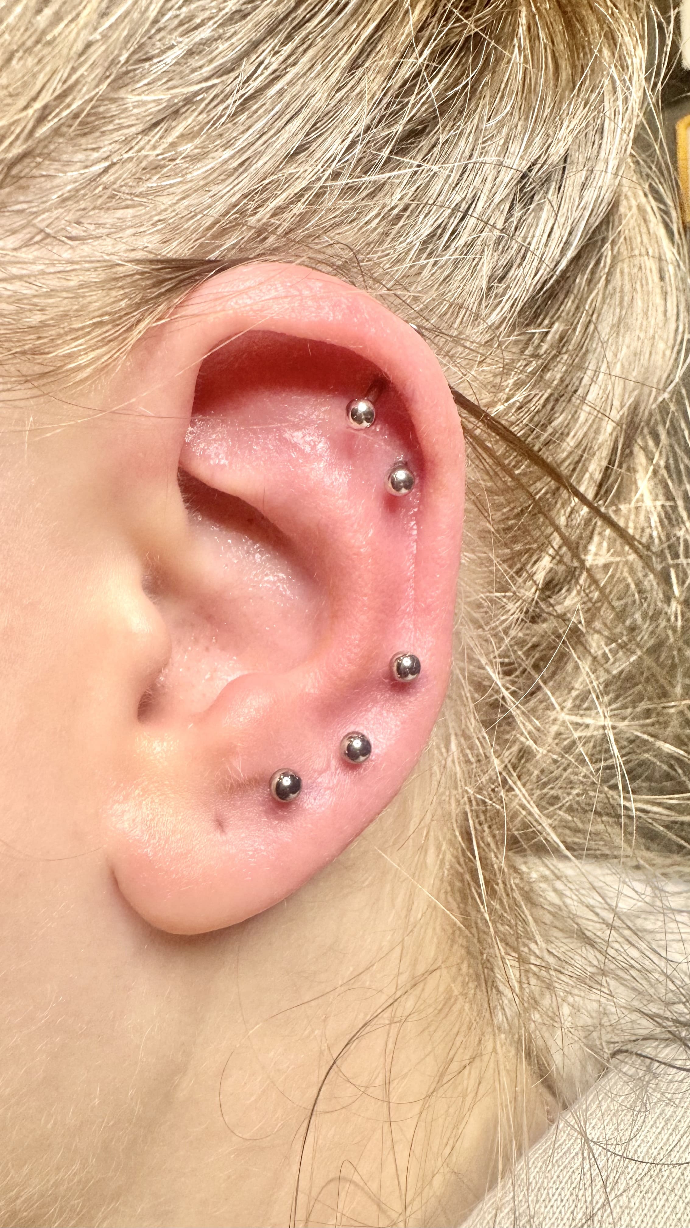 Helix & Lobe Piercing Kombinasyonu | Kulak Piercing Portfolio
